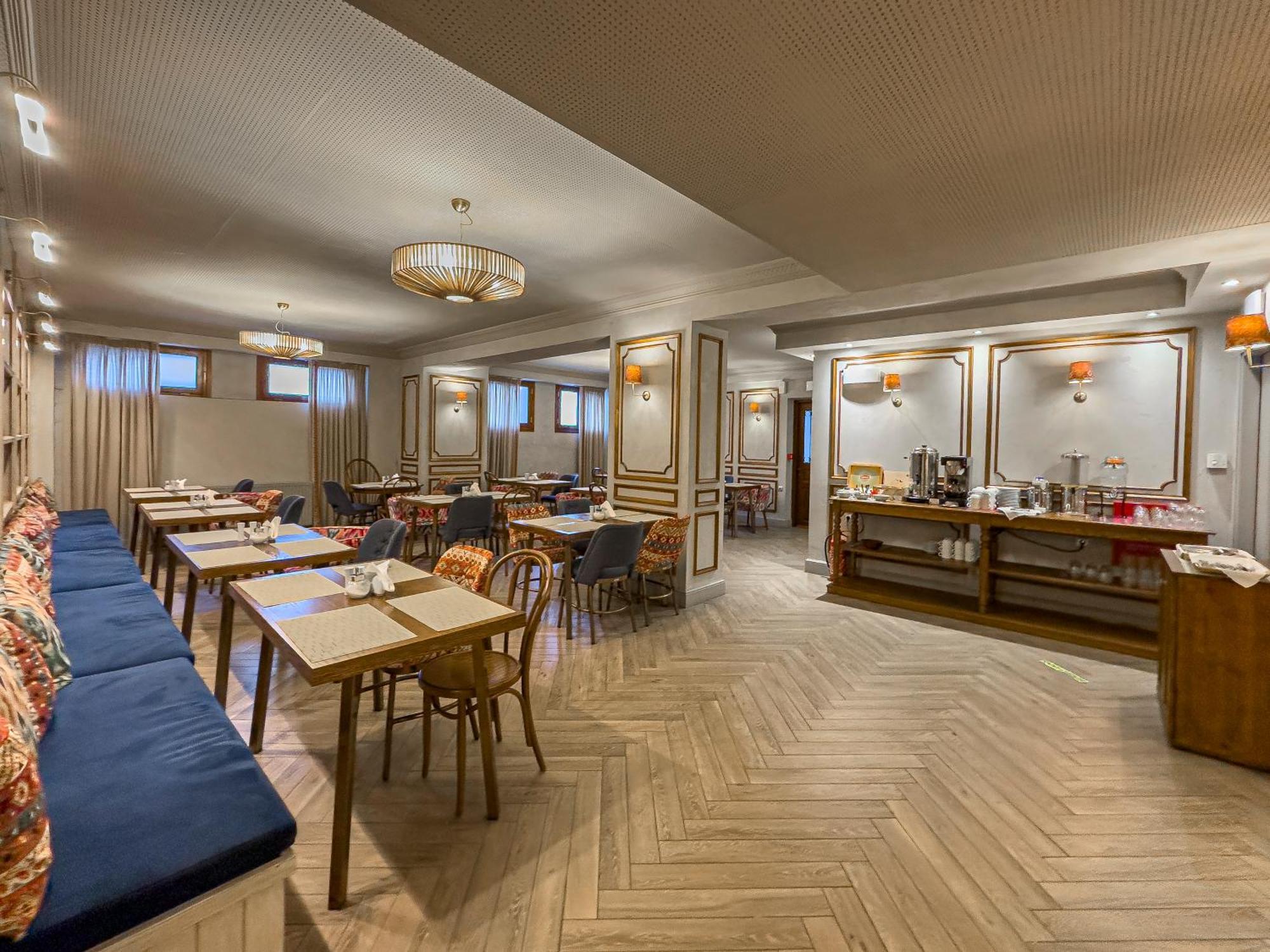 Ef Zin 4* Aráchova